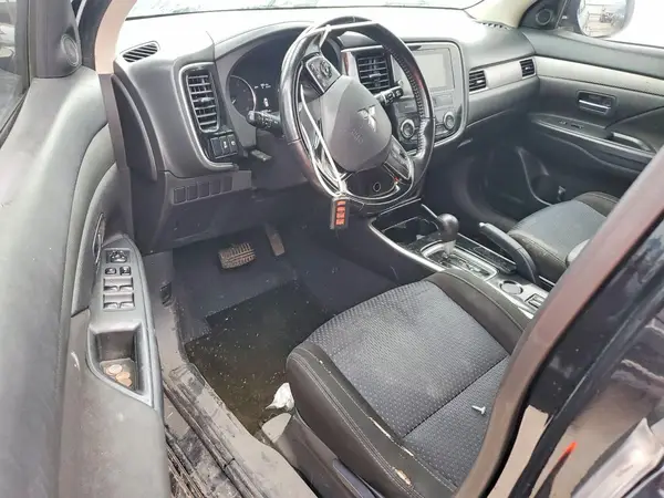 JA4AD3A37HZ018810 2017 MITSUBISHI OUTLANDER - Image 8