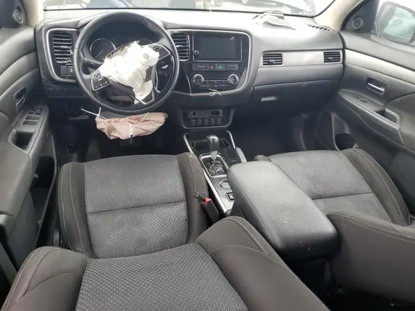 JA4AD3A37HZ024414 2017 MITSUBISHI OUTLANDER - Image 8