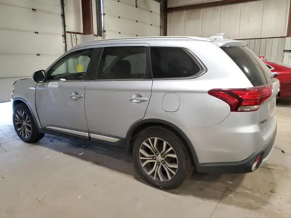 JA4AD3A37HZ029547 2017 MITSUBISHI OUTLANDER - Image 2