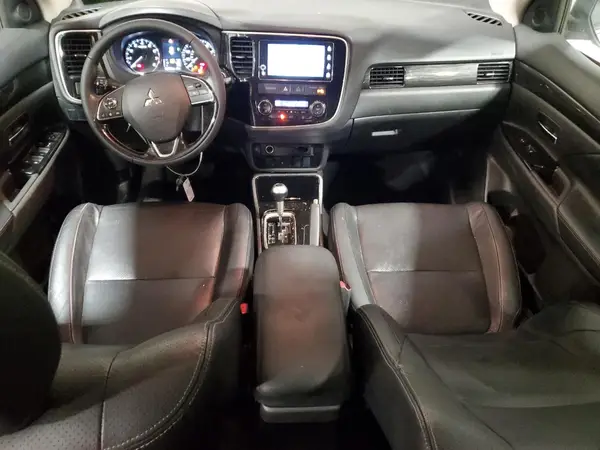 JA4AD3A37HZ029547 2017 MITSUBISHI OUTLANDER - Image 8
