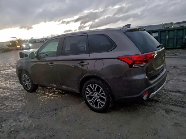 JA4AD3A37HZ029726 2017 MITSUBISHI OUTLANDER - Image 2
