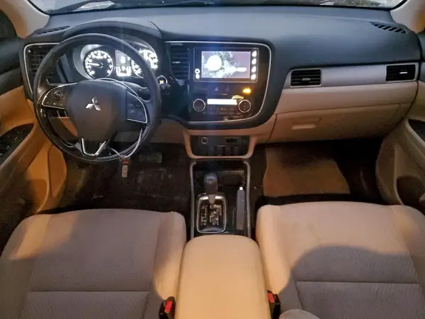JA4AD3A37HZ029726 2017 MITSUBISHI OUTLANDER - Image 8