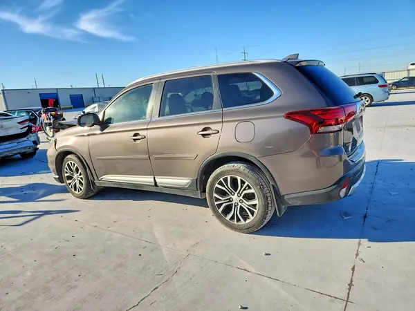 JA4AD3A37HZ031444 2017 MITSUBISHI OUTLANDER - Image 2