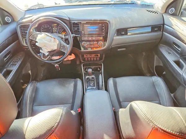 JA4AD3A37HZ031444 2017 MITSUBISHI OUTLANDER - Image 8