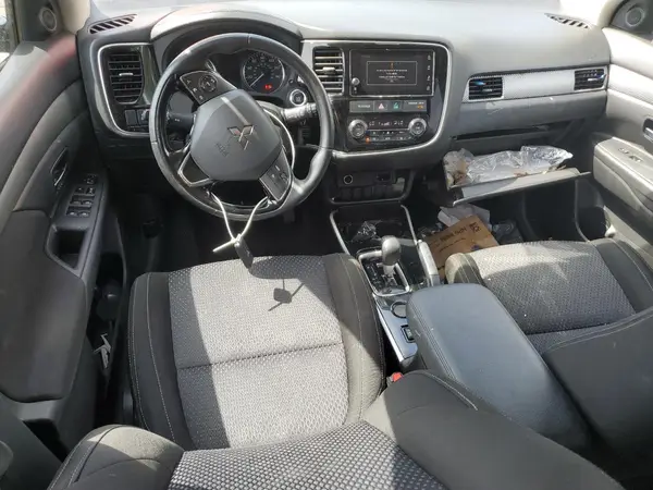 JA4AD3A37HZ035705 2017 MITSUBISHI OUTLANDER - Image 8