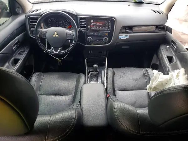 JA4AD3A37HZ037390 2017 MITSUBISHI OUTLANDER - Image 8