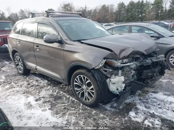 JA4AD3A37HZ038510 2017 MITSUBISHI OUTLANDER - Image 1