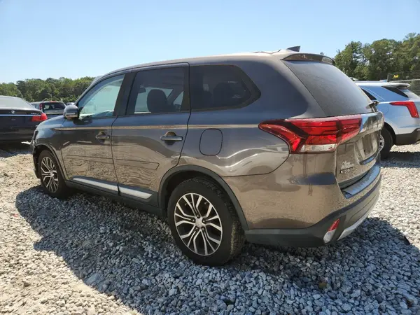 JA4AD3A37HZ038569 2017 MITSUBISHI OUTLANDER - Image 2