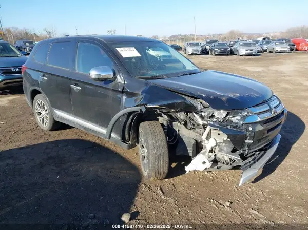 JA4AD3A37HZ046686 2017 MITSUBISHI OUTLANDER - Image 1