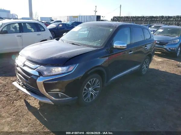 JA4AD3A37HZ046686 2017 MITSUBISHI OUTLANDER - Image 2