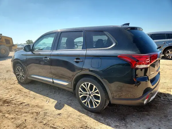 JA4AD3A37HZ064346 2017 MITSUBISHI OUTLANDER - Image 2