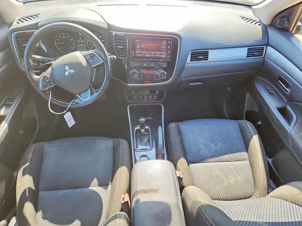 JA4AD3A37HZ064346 2017 MITSUBISHI OUTLANDER - Image 8