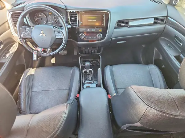 JA4AD3A37HZ066016 2017 MITSUBISHI OUTLANDER - Image 8