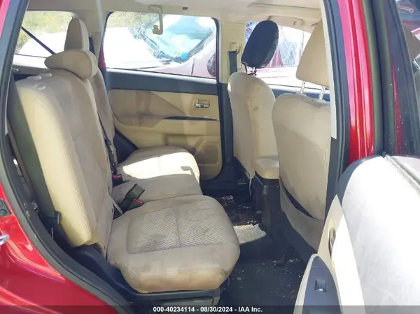 JA4AD3A37HZ067439 2017 MITSUBISHI OUTLANDER - Image 8
