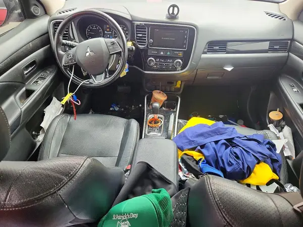 JA4AD3A37HZ069398 2017 MITSUBISHI OUTLANDER - Image 8
