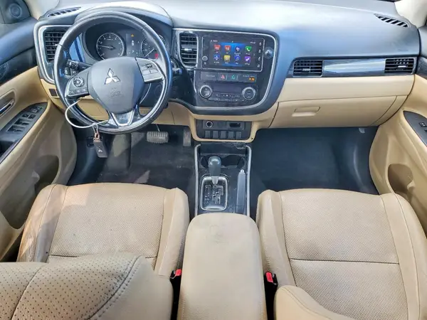 JA4AD3A37HZ070048 2017 MITSUBISHI OUTLANDER - Image 8