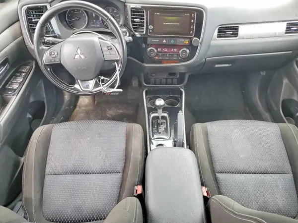 JA4AD3A37JJ001090 2018 MITSUBISHI OUTLANDER - Image 8