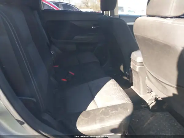 JA4AD3A37JJ002210 2018 MITSUBISHI OUTLANDER - Image 8