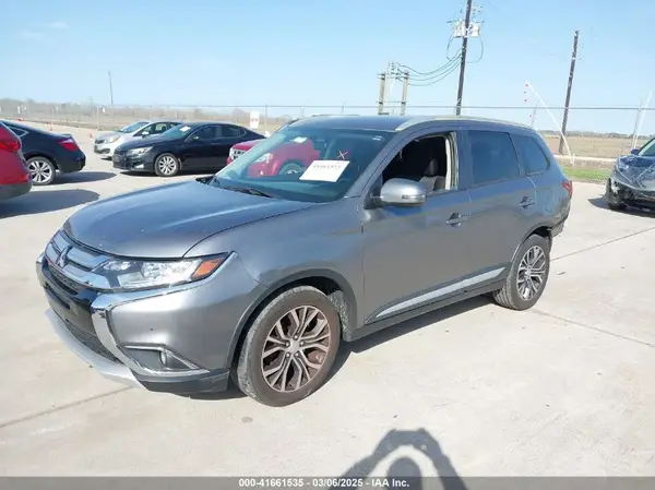 JA4AD3A37JJ003132 2018 MITSUBISHI OUTLANDER - Image 2