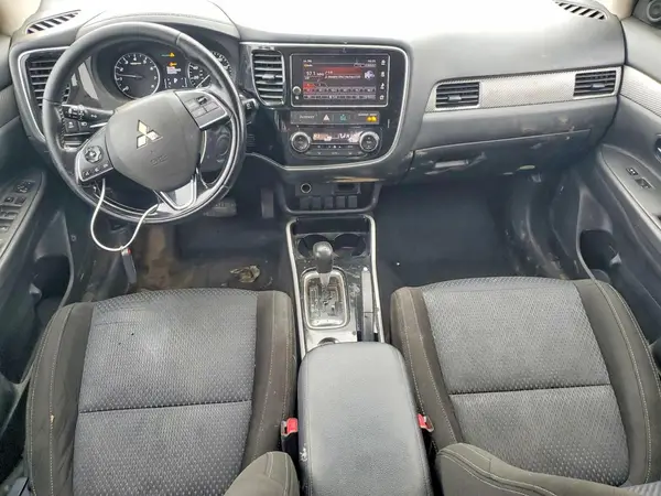 JA4AD3A37JJ004071 2018 MITSUBISHI OUTLANDER - Image 8