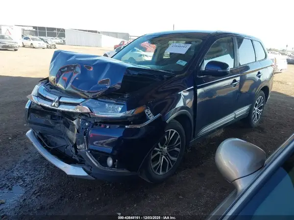 JA4AD3A37JJ005379 2018 MITSUBISHI OUTLANDER - Image 2