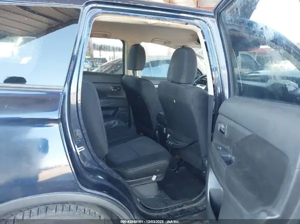JA4AD3A37JJ005379 2018 MITSUBISHI OUTLANDER - Image 8