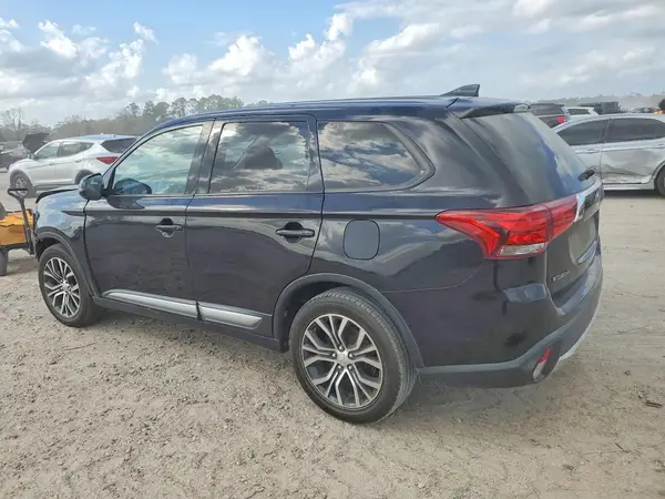 JA4AD3A37JZ000524 2018 MITSUBISHI OUTLANDER - Image 2