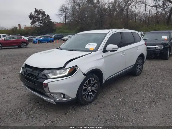 JA4AD3A37JZ000894 2018 MITSUBISHI OUTLANDER - Image 2