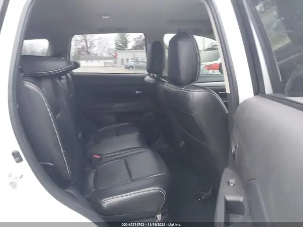 JA4AD3A37JZ000894 2018 MITSUBISHI OUTLANDER - Image 8