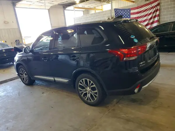 JA4AD3A37JZ001818 2018 MITSUBISHI OUTLANDER - Image 2