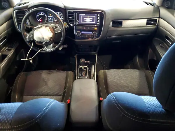 JA4AD3A37JZ001818 2018 MITSUBISHI OUTLANDER - Image 8
