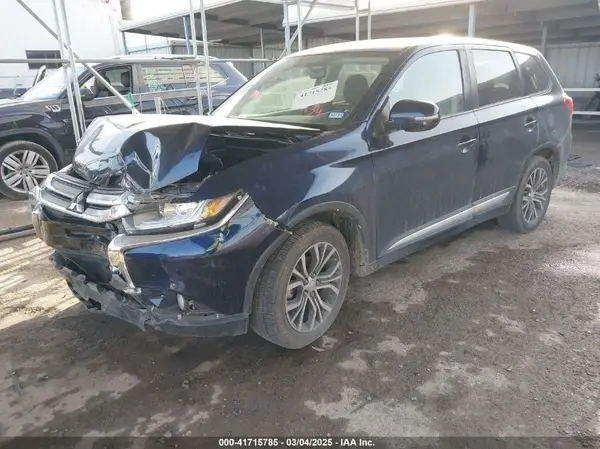 JA4AD3A37JZ005366 2018 MITSUBISHI OUTLANDER - Image 2