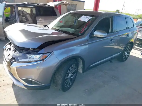 JA4AD3A37JZ006985 2018 MITSUBISHI OUTLANDER - Image 2