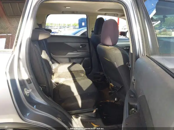 JA4AD3A37JZ006985 2018 MITSUBISHI OUTLANDER - Image 8