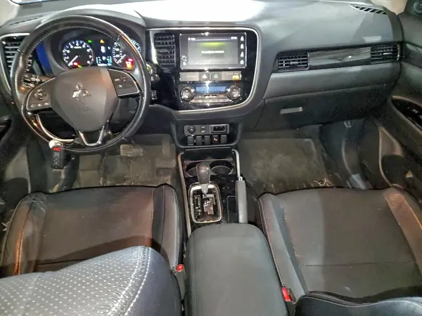 JA4AD3A37JZ015962 2018 MITSUBISHI OUTLANDER - Image 8
