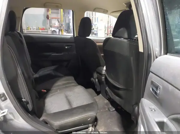 JA4AD3A37JZ017369 2018 MITSUBISHI OUTLANDER - Image 8
