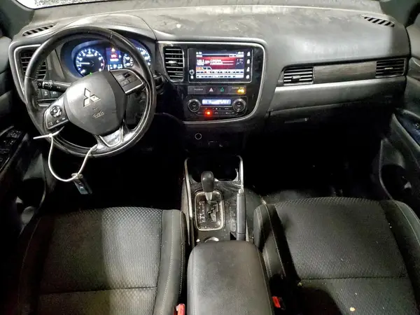 JA4AD3A37JZ018778 2018 MITSUBISHI OUTLANDER - Image 8