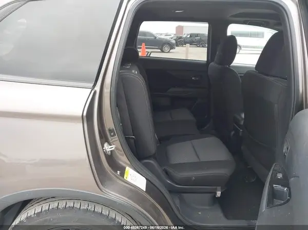 JA4AD3A37JZ019574 2018 MITSUBISHI OUTLANDER - Image 8