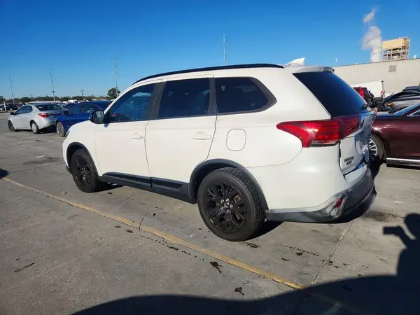 JA4AD3A37JZ019851 2018 MITSUBISHI OUTLANDER - Image 2