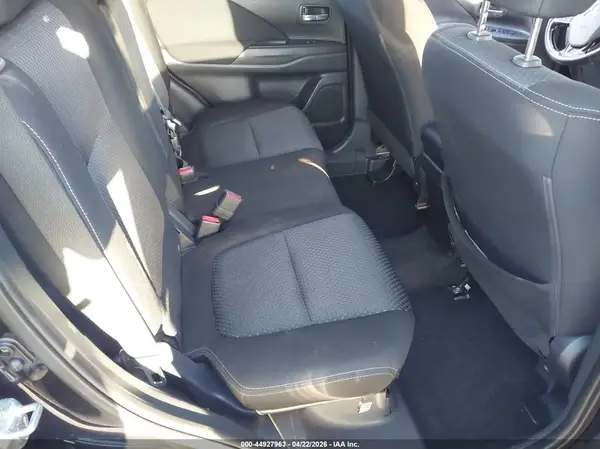 JA4AD3A37JZ023477 2018 MITSUBISHI OUTLANDER - Image 8