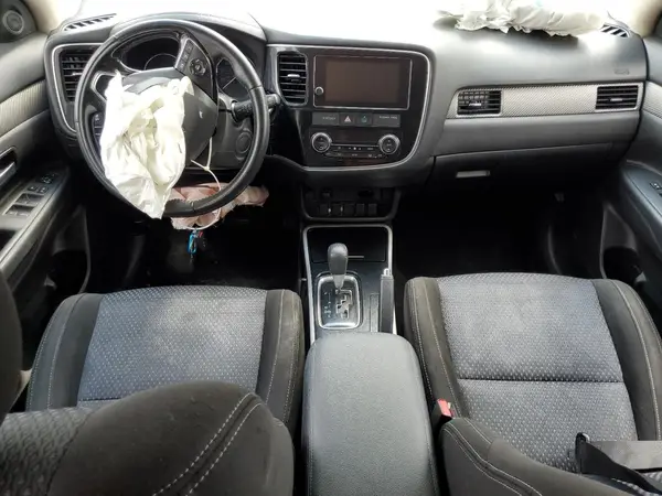 JA4AD3A37JZ032860 2018 MITSUBISHI OUTLANDER - Image 8