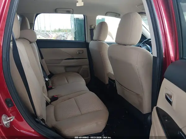 JA4AD3A37JZ034799 2018 MITSUBISHI OUTLANDER - Image 8