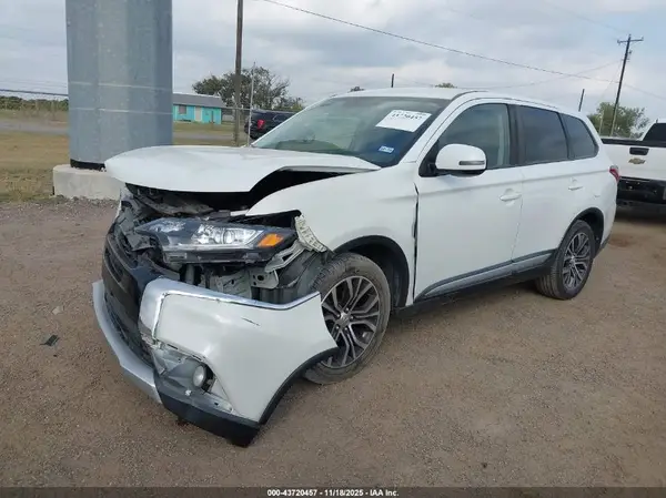 JA4AD3A37JZ035712 2018 MITSUBISHI OUTLANDER - Image 2