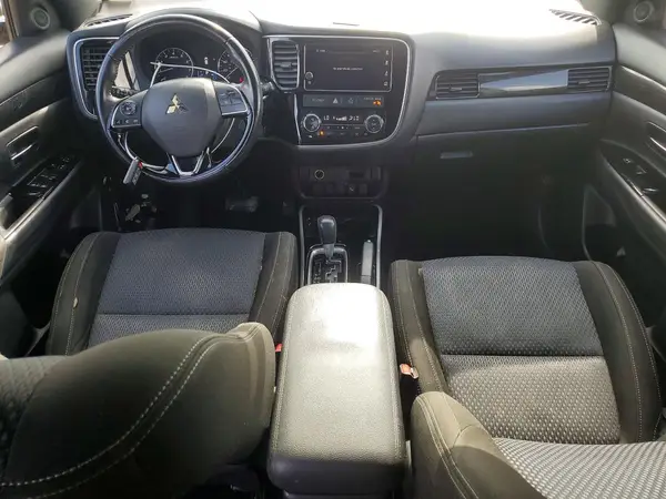 JA4AD3A37JZ036746 2018 MITSUBISHI OUTLANDER - Image 8