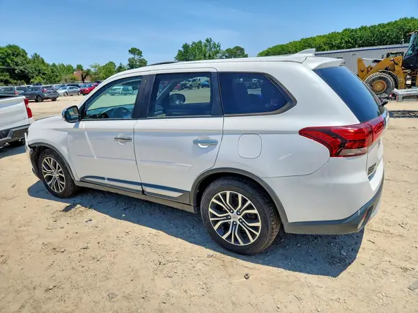 JA4AD3A37JZ048668 2018 MITSUBISHI OUTLANDER - Image 2