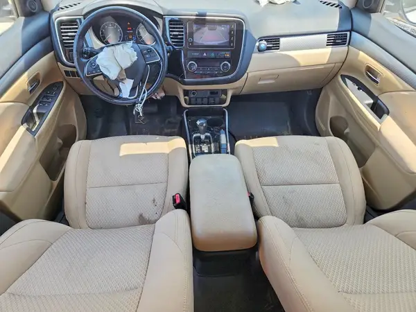 JA4AD3A37JZ048668 2018 MITSUBISHI OUTLANDER - Image 8
