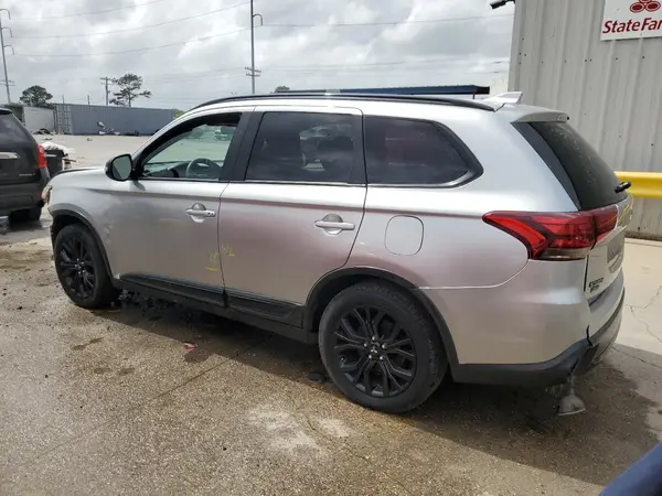 JA4AD3A37JZ054065 2018 MITSUBISHI OUTLANDER - Image 2