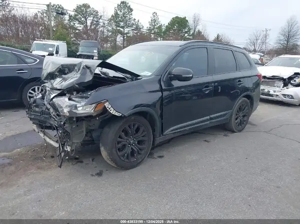 JA4AD3A37JZ059105 2018 MITSUBISHI OUTLANDER - Image 2