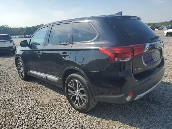 JA4AD3A37JZ063915 2018 MITSUBISHI OUTLANDER - Image 2