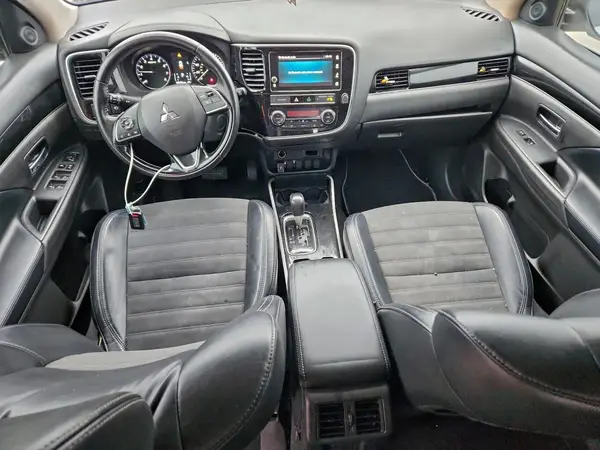 JA4AD3A37KJ001804 2019 MITSUBISHI OUTLANDER - Image 8